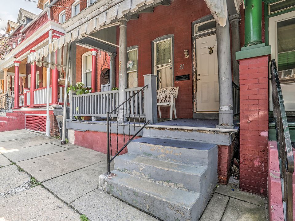 2nd image of 5 Girard St NE