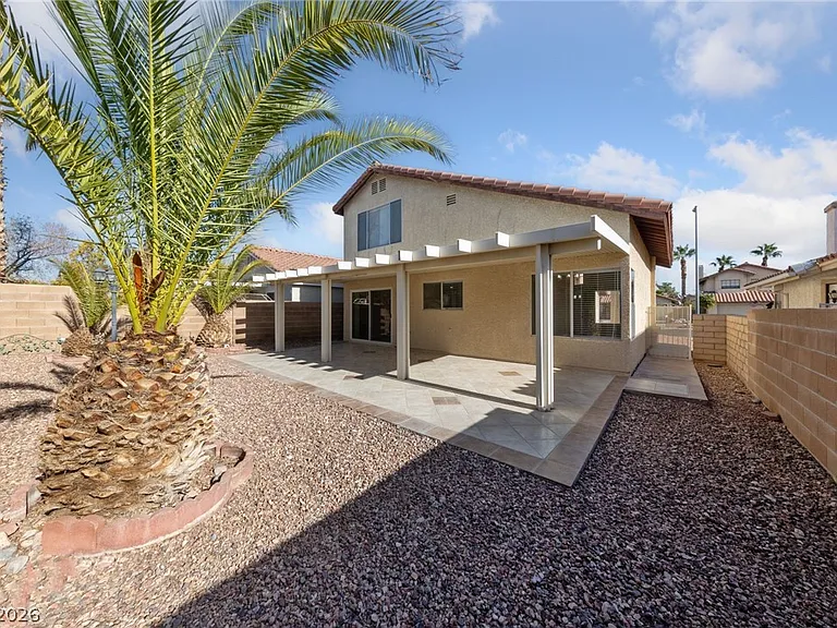 7627 Kalmalii Ave — Photo 16