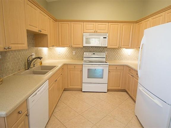 3rd image of 3373 Grand Vista Ct Unit 202