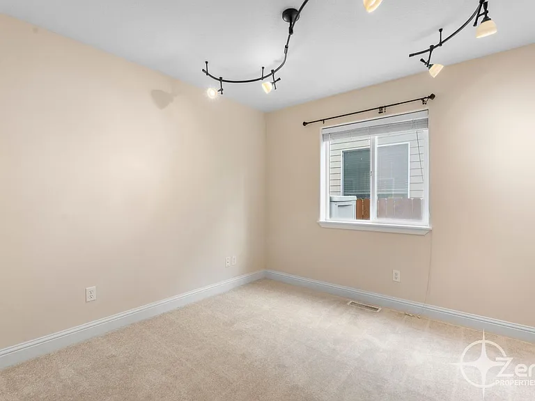 2903 NE 184th Ave — Photo 14