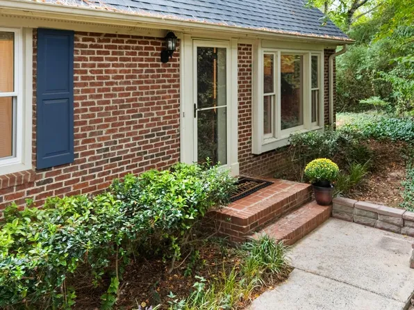 5651 Hamstead Xing, Raleigh, NC 27612