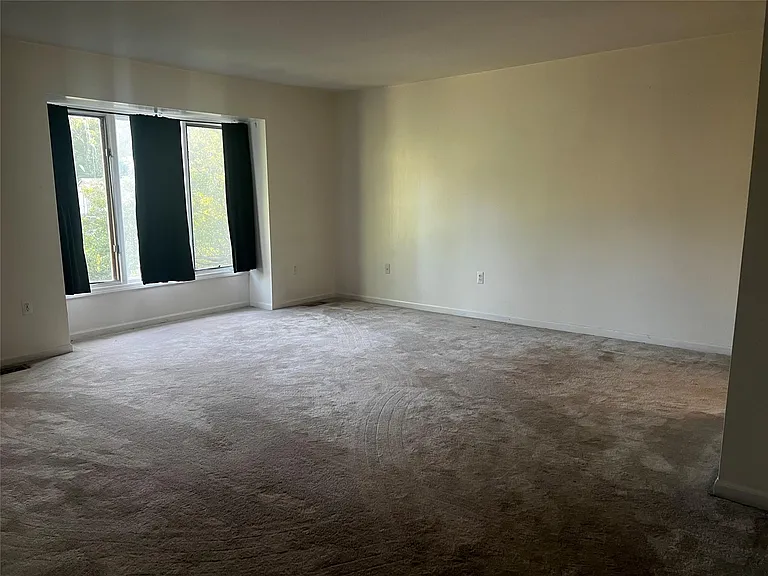 6330 Odessa Dr — Photo 9