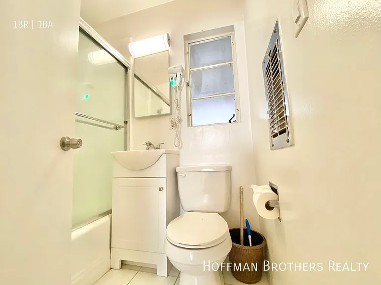 125 N Hamilton Dr #A — Photo 6