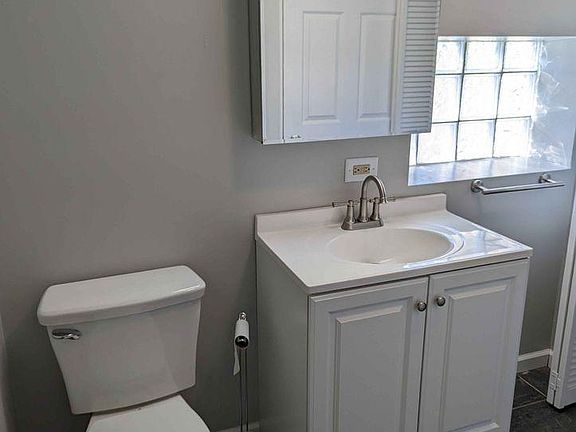 4th image of 702 S Midland Ave APT 1