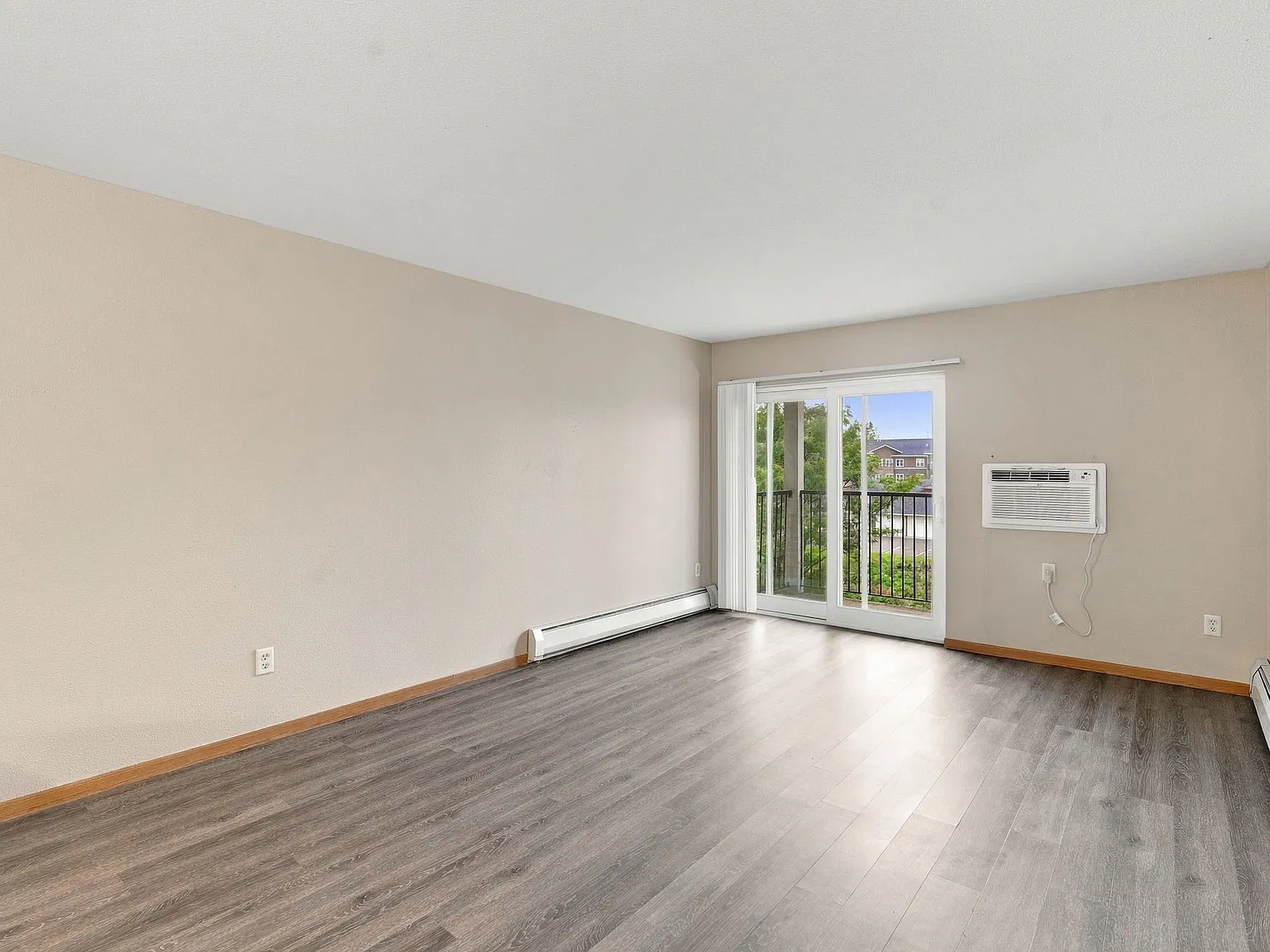 Eagle Pointe Apartments — Photo 4