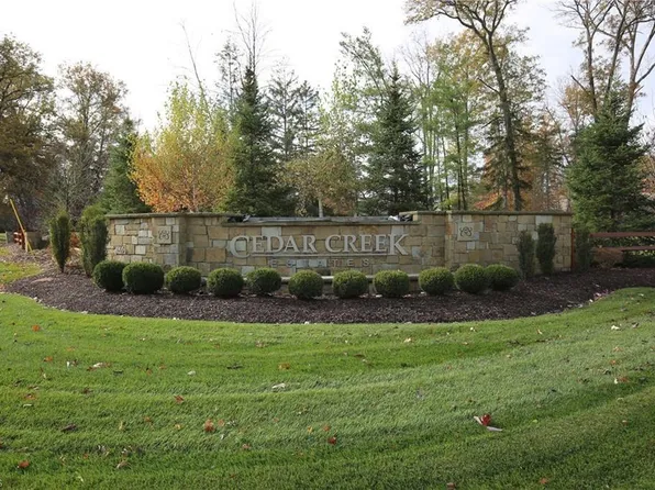 21201 Cedar Creek Dr, Strongsville, OH 44149
