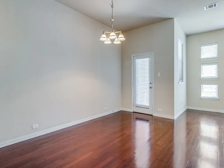 2326 Stutz Dr #103 — Photo 3