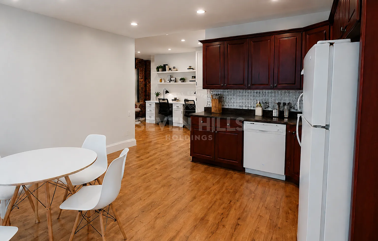 3 bed, 1300 sqft, $2,399 — Photo 4