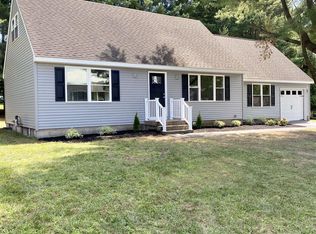 9 Concord Dr, Schenectady, NY 12309