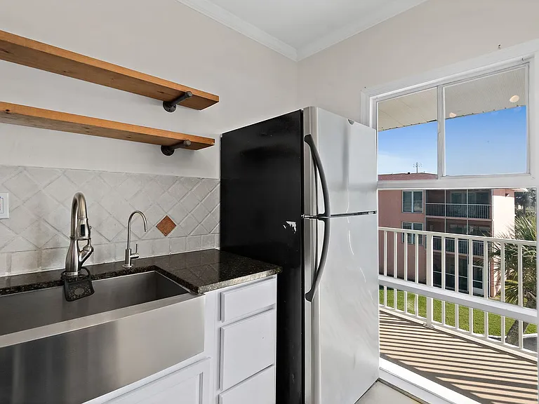 719 S Beach St #314B — Photo 11