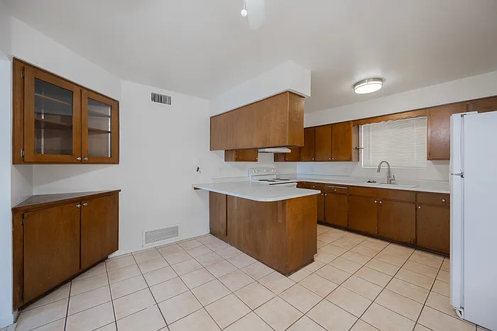 617 E Brown Rd — Photo 8