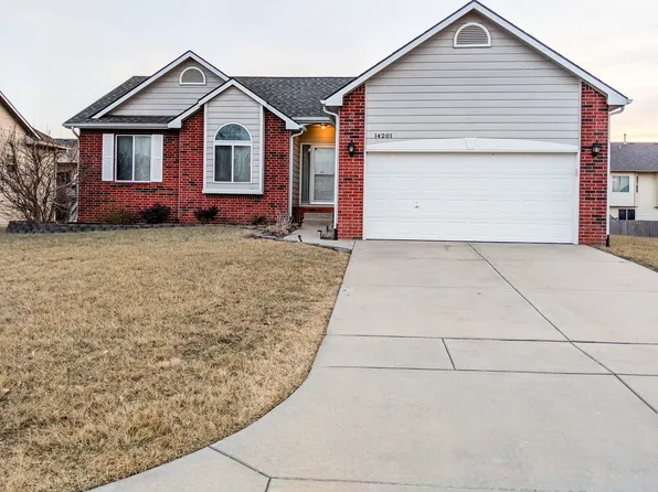 14201 E Twinlake Dr, Wichita, KS 67230