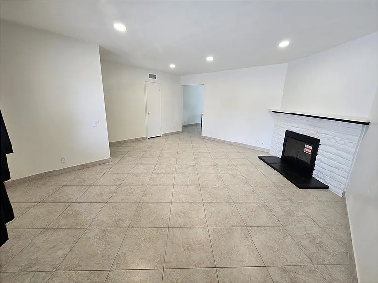 6683 Gross Ave — Photo 4
