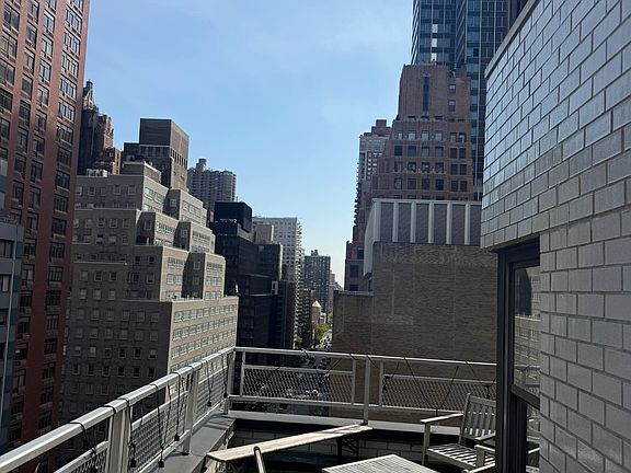 4th image of 279 E 44th St APT 16H