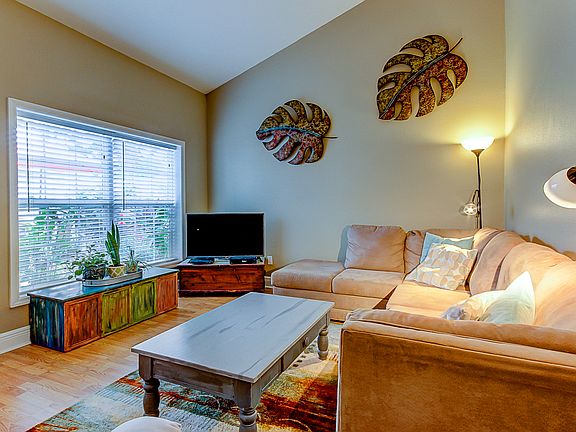 4th image of 2729 Sand Hollow Ct
