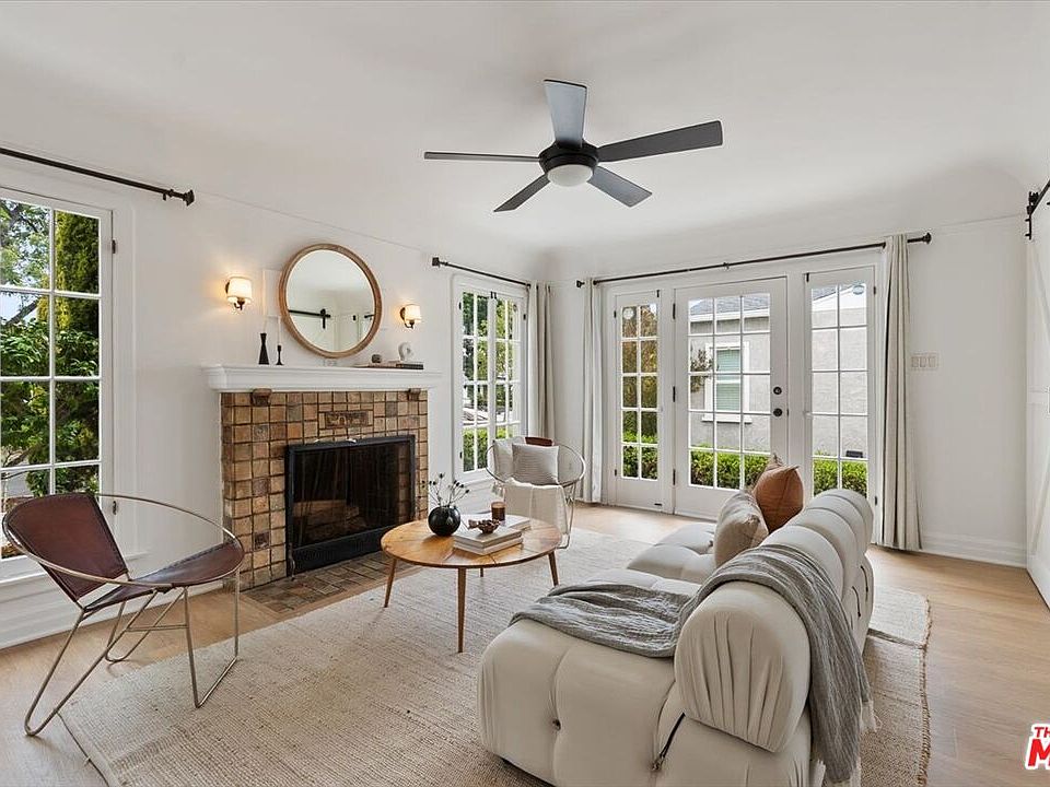 1st image of 3726 W 59th St