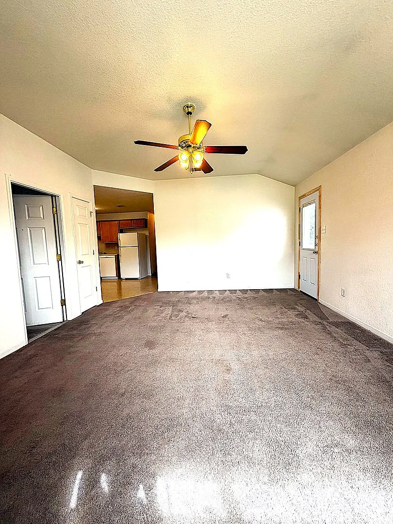 3305 Alicante Ct — Photo 4