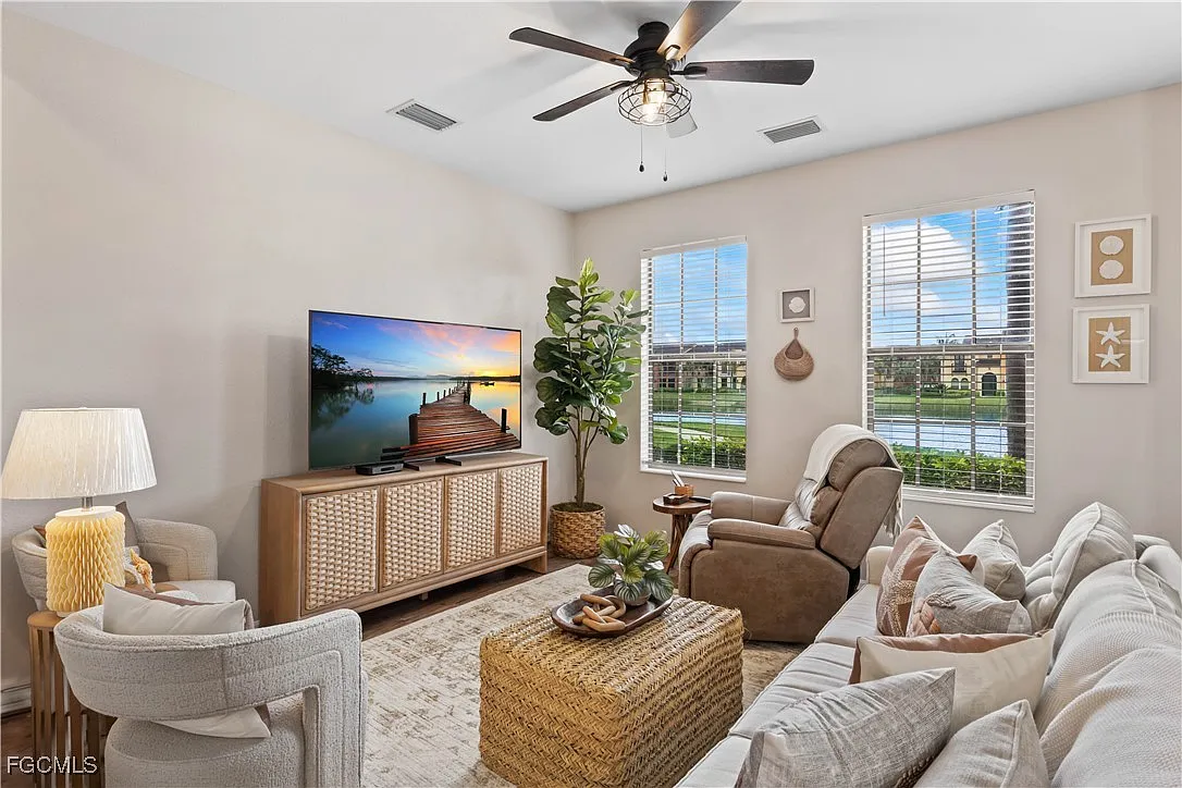 3 bed, 2.5 bath, 1637 sqft, $5,400 — Photo 3