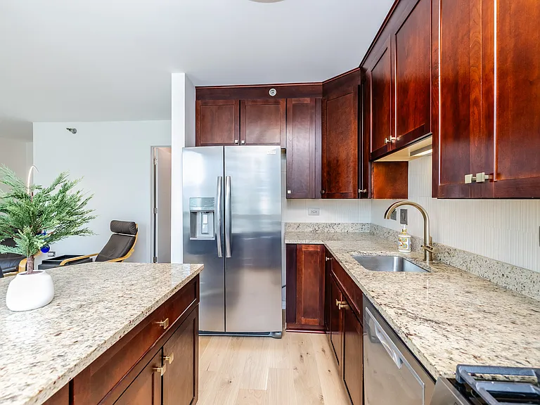 33 W Ontario St #31D — Photo 20