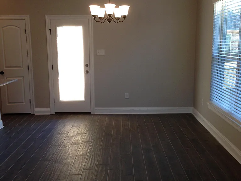 613 Acacia Dr — Photo 7