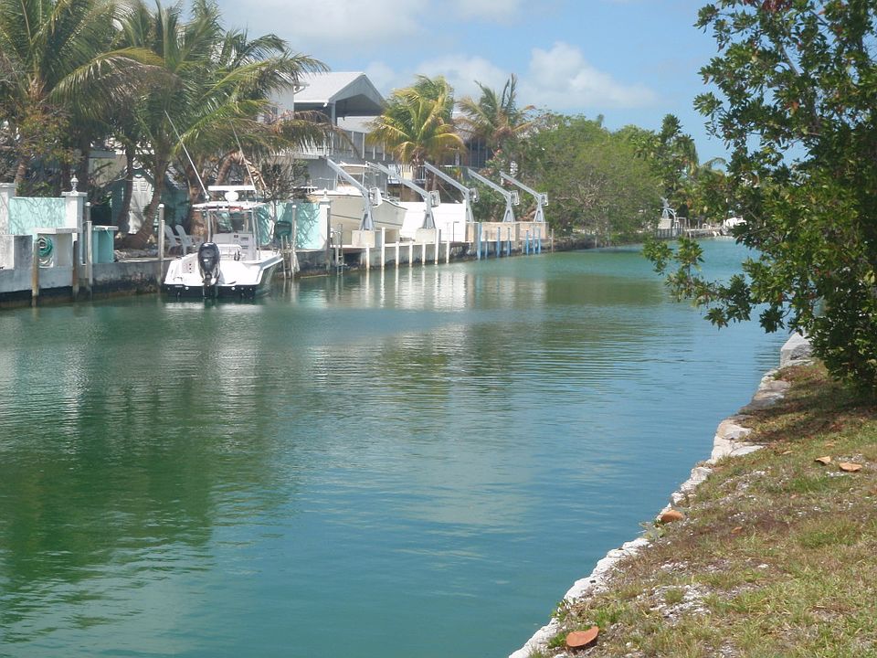 2nd image of S Airport Dr
