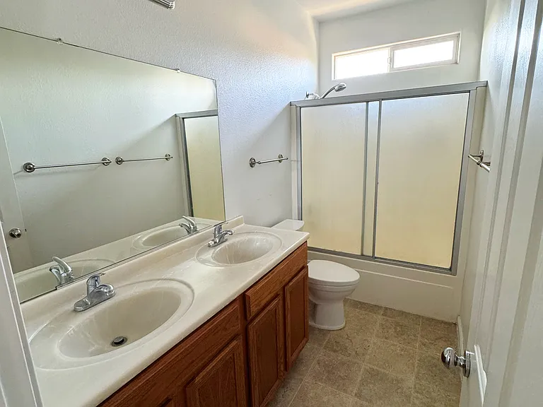 1421 Croydon Ct — Photo 18