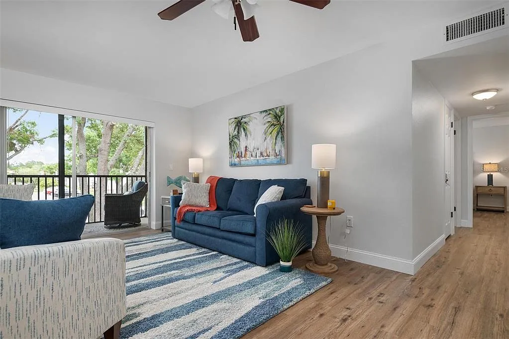 2 bed, 2.0 bath, 876 sqft, $1,700 — Photo 4