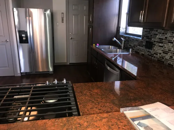 1208 Coal Ave SE, Albuquerque, NM 87106