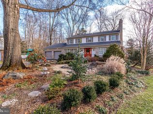 8307 Five Gates Rd, Annandale, VA 22003