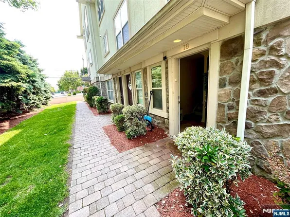 1625 Paterson Plank Rd APT 18, Secaucus, NJ 07094