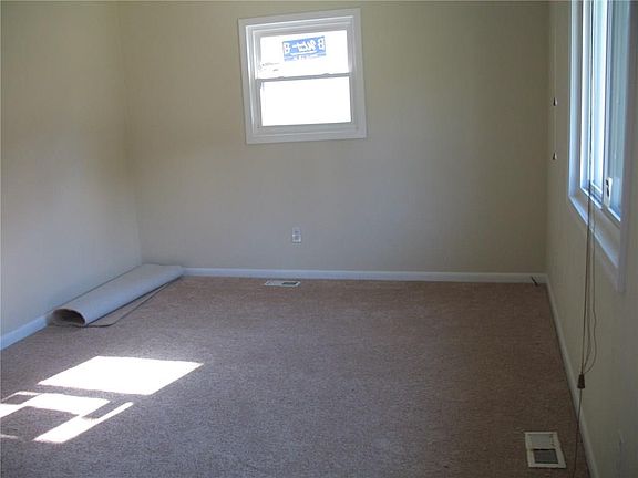 5th image of 887 Cheyenne Dr