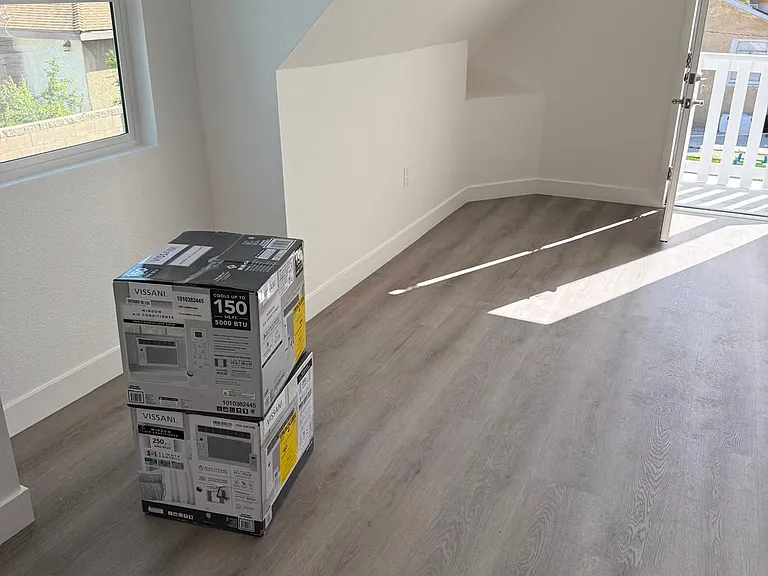 937 Cedar St — Photo 2