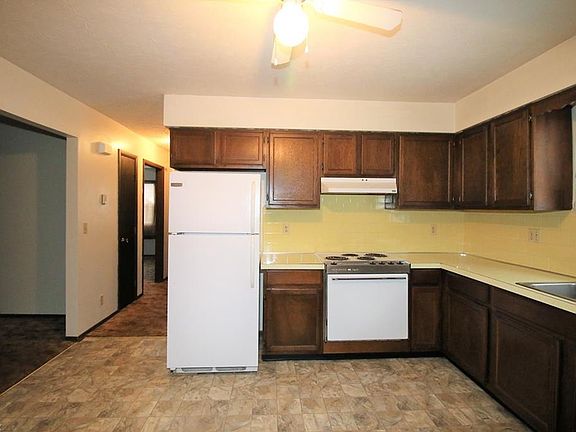 3rd image of 476 Taft Ave #478