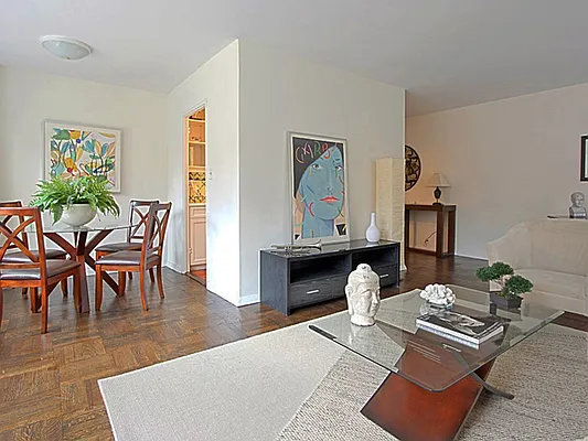 Sold by Sotheby's International Realty | media 11