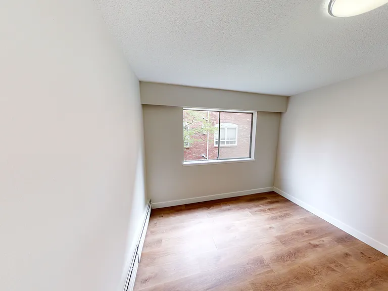 2040 York Ave #105 — Photo 6