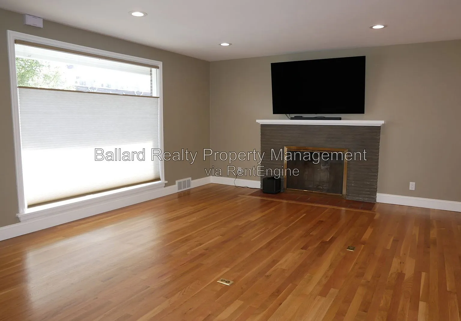 3 bed, 2.5 bath, 2110 sqft, $4,950 — Photo 3