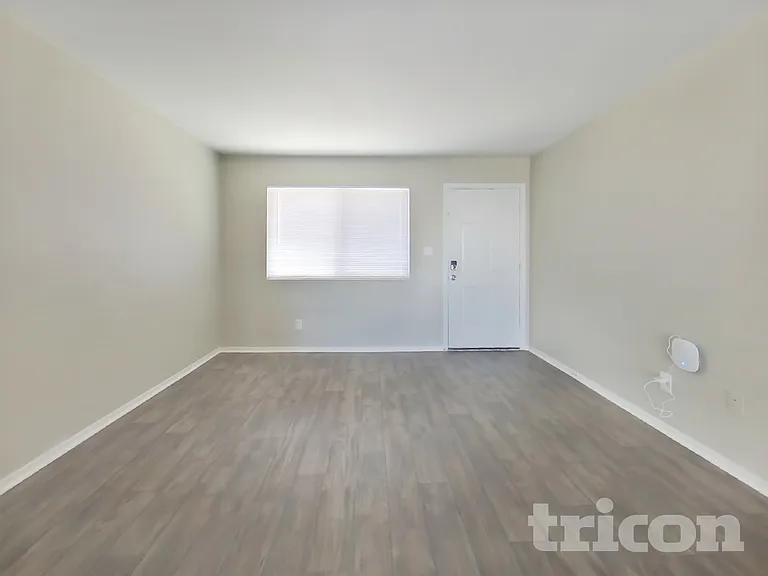 17832 N 31st Ave — Photo 3