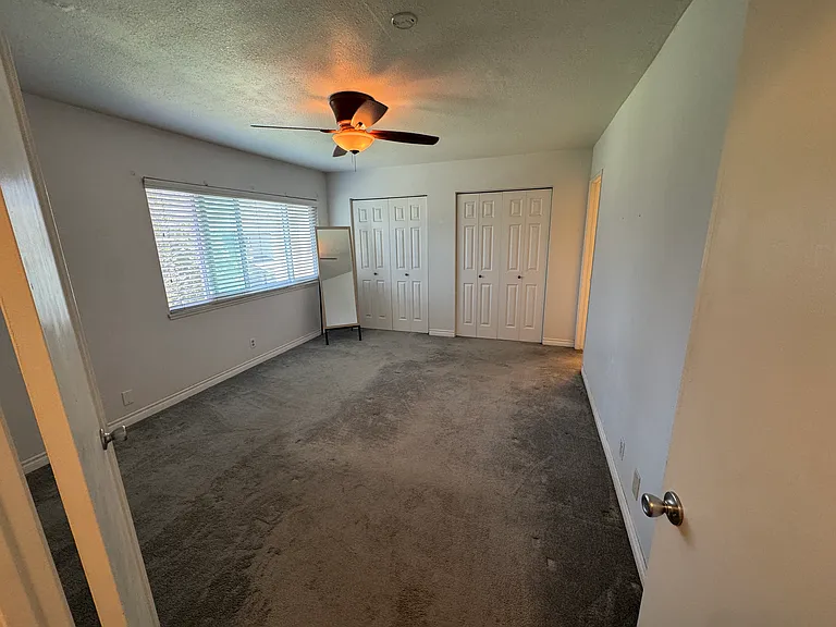 860 Hartford Ln — Photo 8