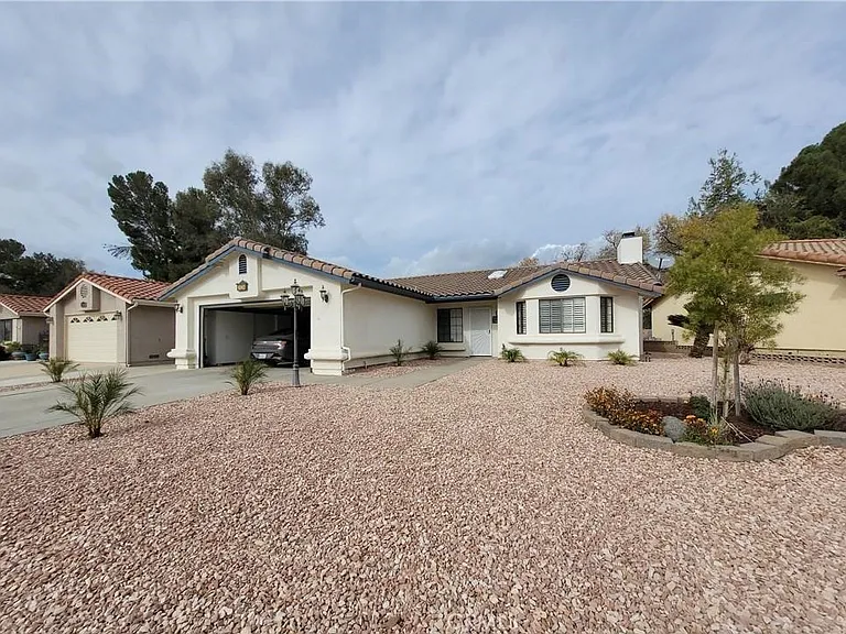 2624 Beech Tree St — Photo 2