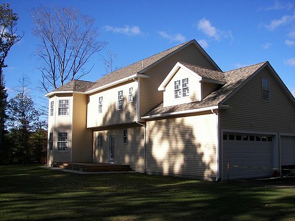 2nd image of 6 Bristol Pond Dr
