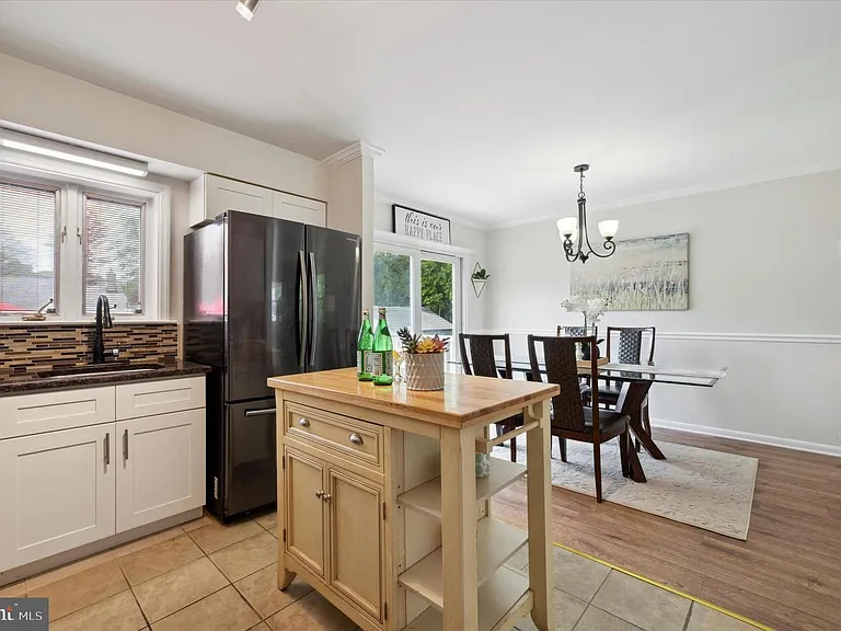 330 Williams Rd — Photo 10