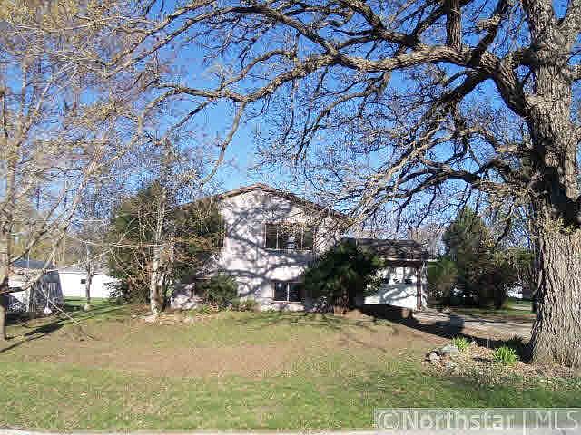 1st image of 701 Vine Court W