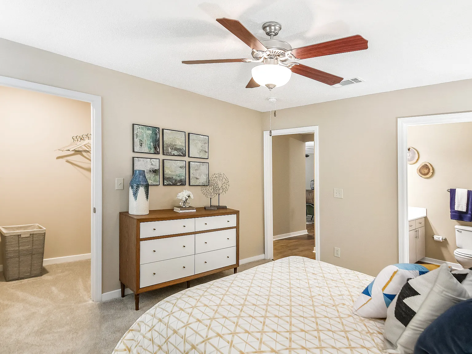 Crossgates Apartment Homes — Photo 4