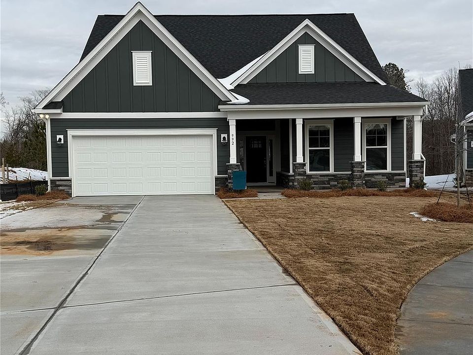 1st image of 992 Exeter Dr
