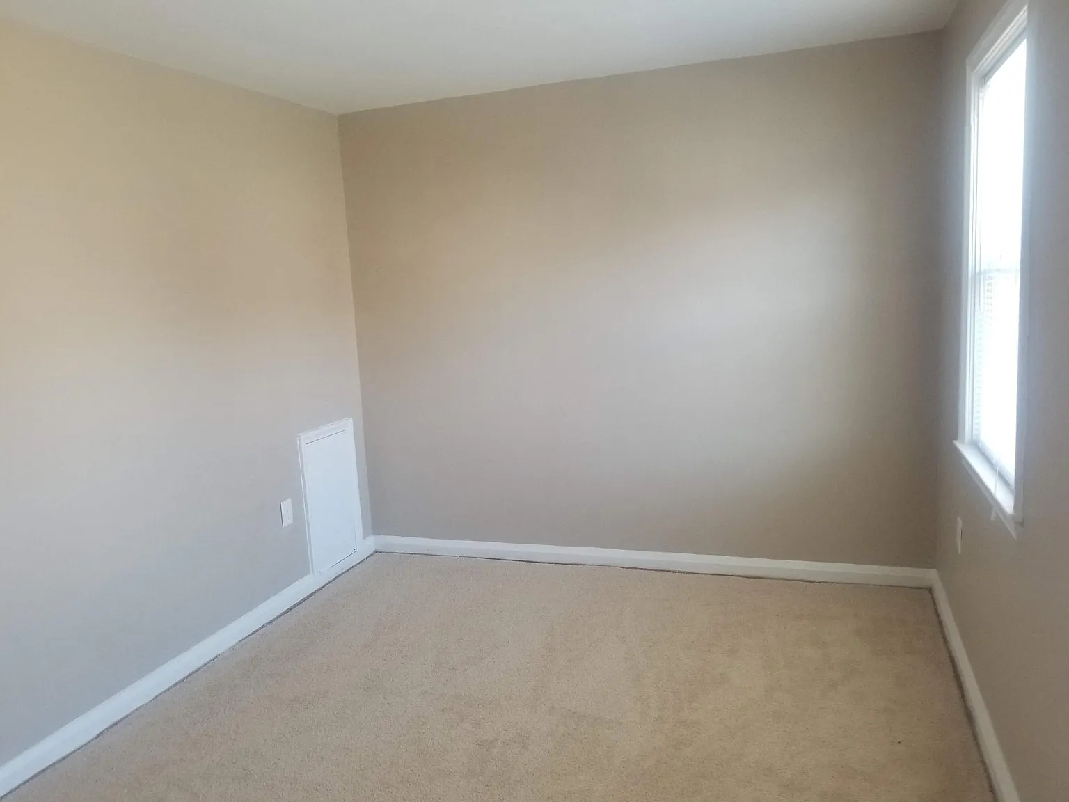 7100 E Baltimore St — Photo 2