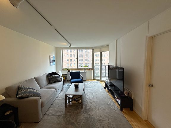 3rd image of 250 W 90th St APT 10K