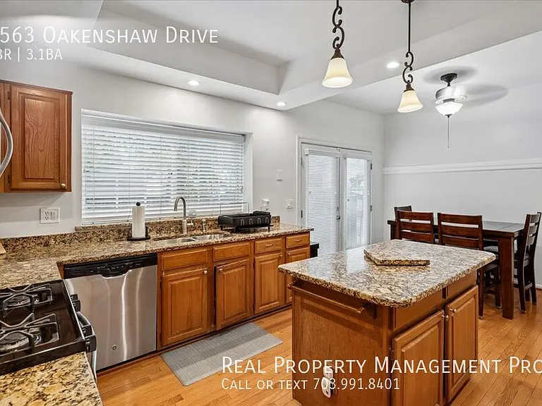 9563 Oakenshaw Dr — Photo 15