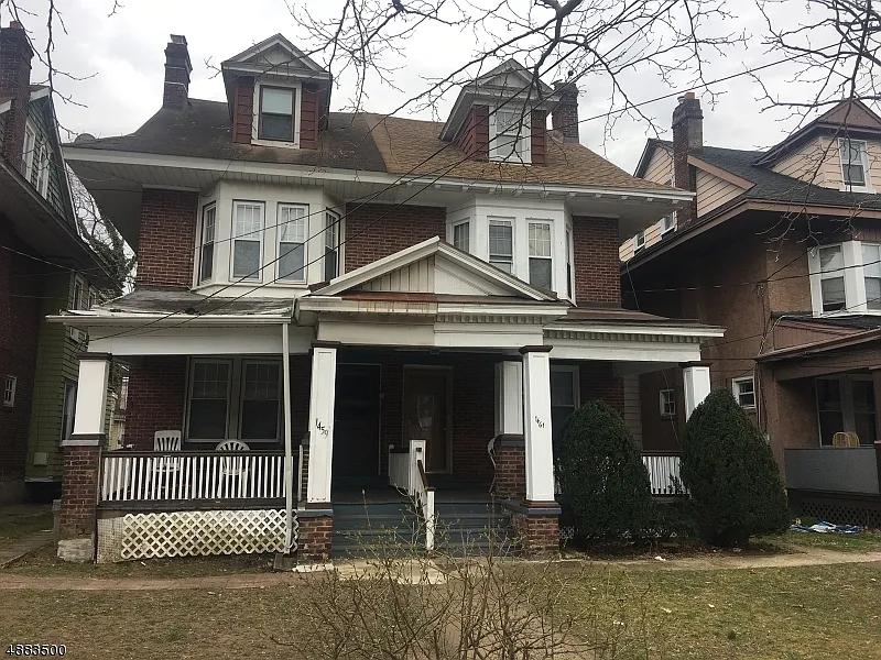 1459 W State St photo 1