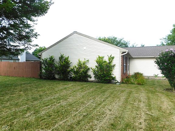 5th image of 804 E Fleetwood Dr