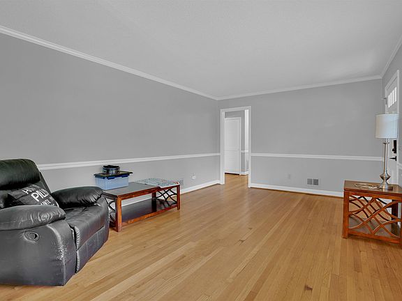 5th image of 2822 Hardwicke Rd